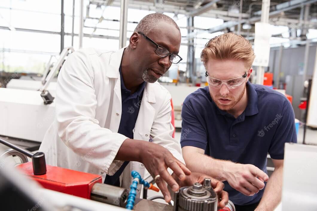 Les types de relations professionnelles qui existent entre constructeurs de véhicule et fabriquant de pièces