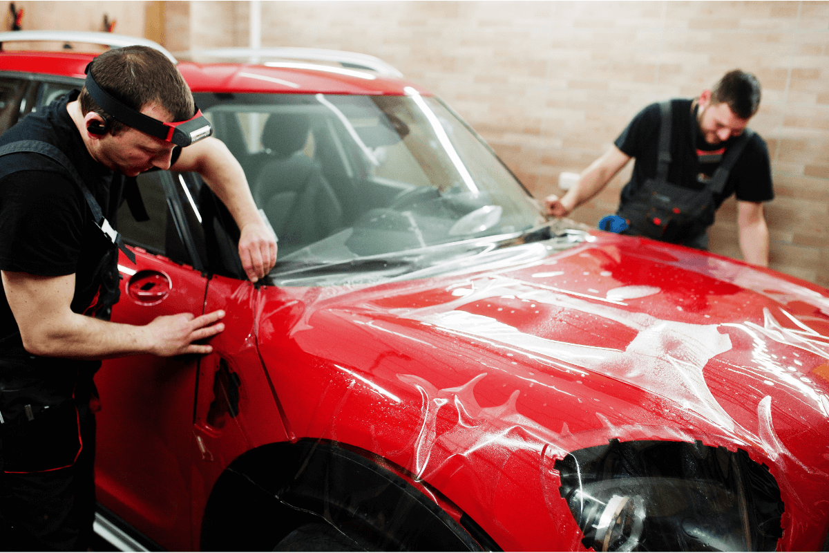 Pose de film anti-rayure voiture